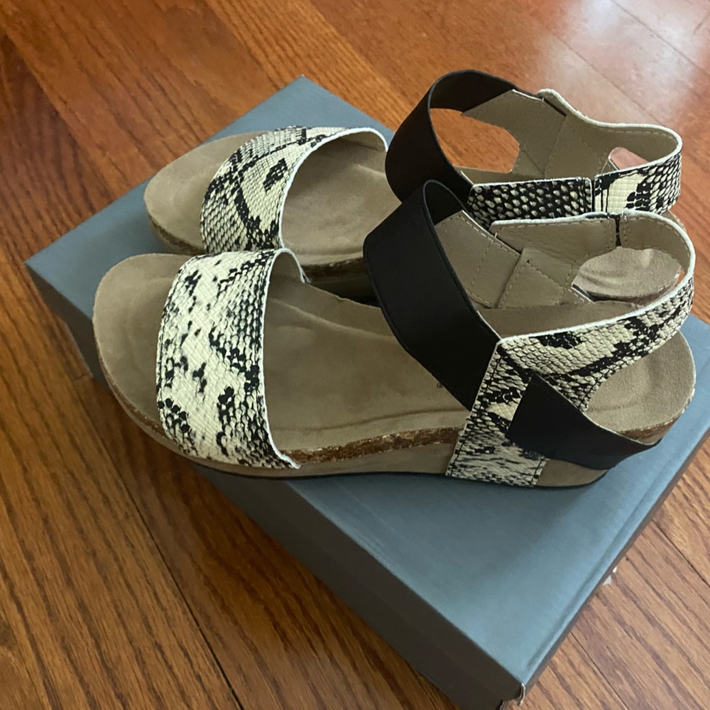 Snake skin wedges - Picture 3 of 4